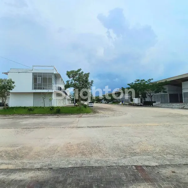 image DIBAWAH HARGA PASAR TOWNHOUSE HADAP PASAR SEGAR BUANA CENTRAL PARK DI TEMBESI (4)