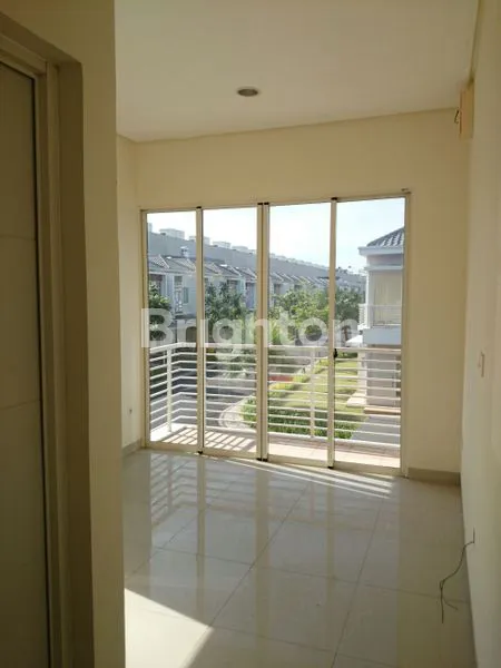 image DI JUAL RUMAH 2 LANTAI DI GREEN LAKE CITY JAKARTA (3)