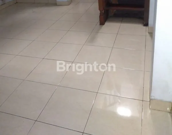 image RUMAH SIAP HUNI 2 LANTAI DI KAMPUNG RAWA JOHAR BARU (8)