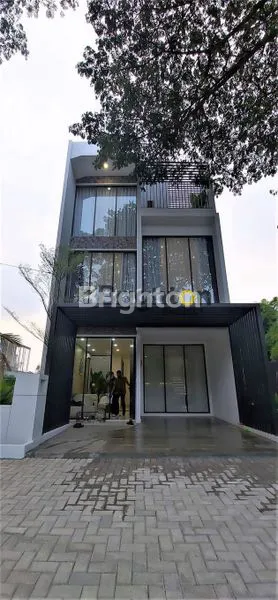 RUMAH PURI JAKARTA BARAT 3 LANTAI TERMURAH