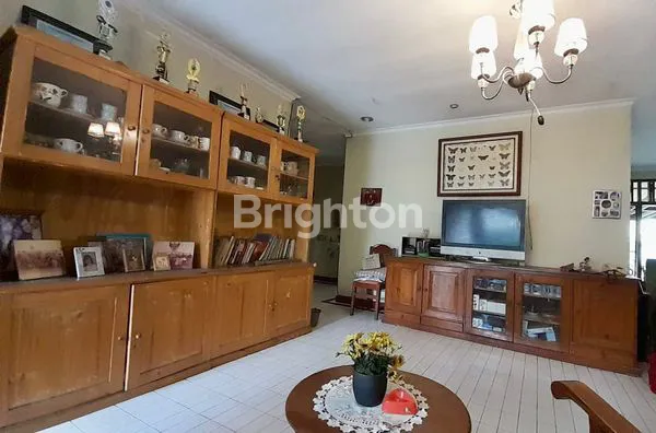 image RUMAH ASRI SANGAT NYAMAN DENGAN HALAMAN YANG LUAS SIAP HUNI (5)