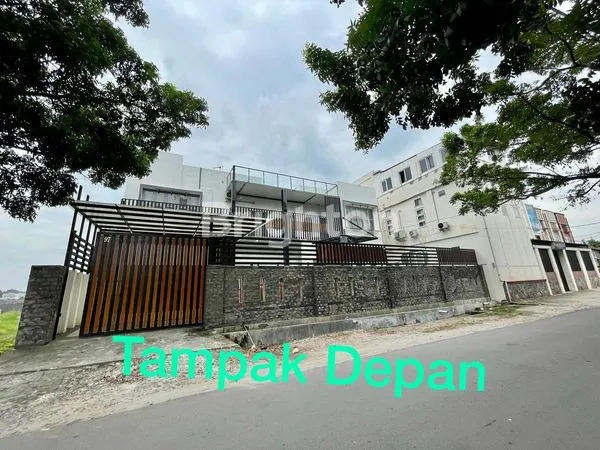 image RUMAH MEWAH JALAN CEMPAKA (3)