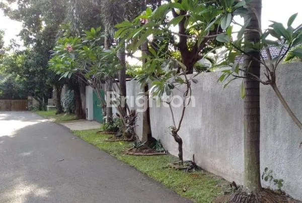 image DIJUAL RUMAH ONE GATE SYSTEM, ADA SWIMMING POOL DI DAERAH KEMANG, CILANDAK TIMUR, JAKARTA SELATAN. (2)