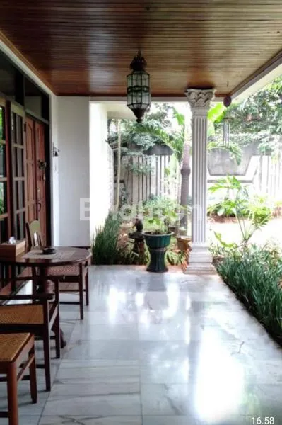 image DIJUAL RUMAH ONE GATE SYSTEM, ADA SWIMMING POOL DI DAERAH KEMANG, CILANDAK TIMUR, JAKARTA SELATAN. (6)