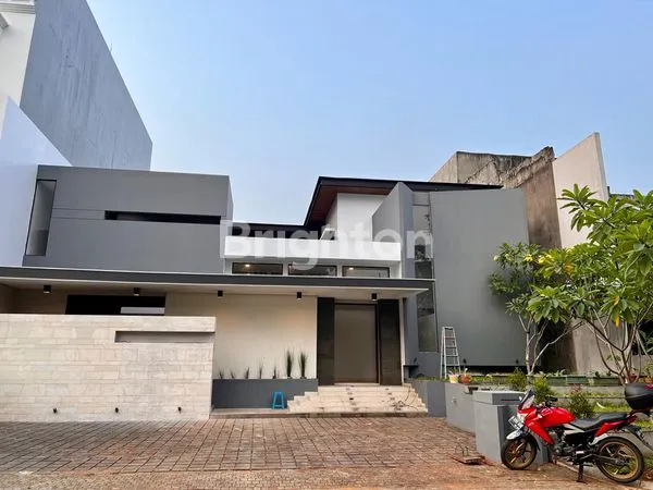 image RUMAH MEWAH 2 LANTAI BEST DESIGN, BEST LAYOUT DENGAN KOLAM RENANG PRIBADI DI CLUSTER PREMIUM EMERALD COVE (1)