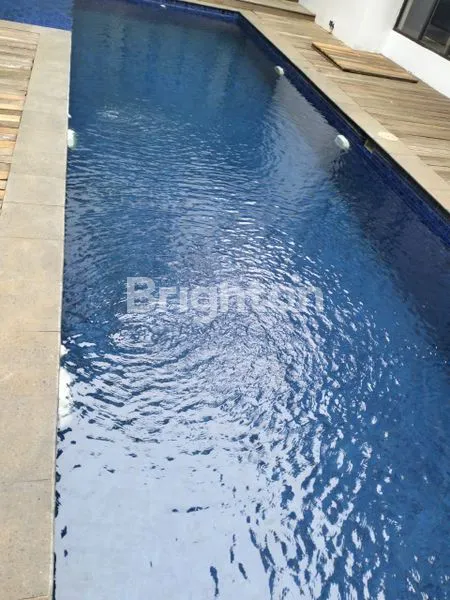 image RUMAH MEWAH 2 LANTAI BEST DESIGN, BEST LAYOUT DENGAN KOLAM RENANG PRIBADI DI CLUSTER PREMIUM EMERALD COVE (9)