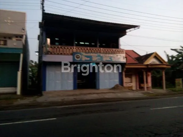 RUMAH 2 LANTAI PINGGIR JALAN PROVINSI