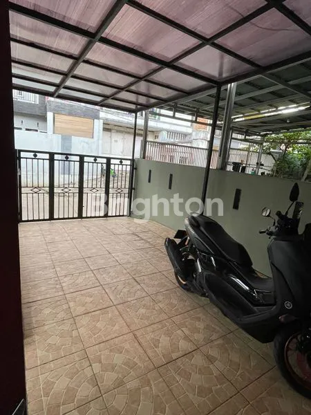 image RUMAH 2 LANTAI HUK SIAP HUNI JALAN 2 MOBIL BEBAS BANJIR DEKAT KE TOL KEBON JERUK SRENGSENG KEMBANGAN (7)