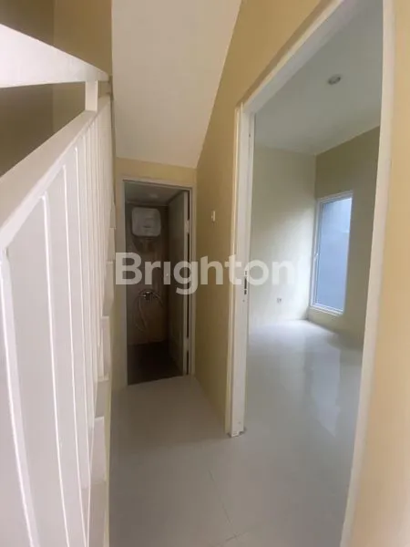 image RUMAH BARU DESIGN MINIMALIS DI AREA PERUMAHAN ELITE CINERE INDAH (4)