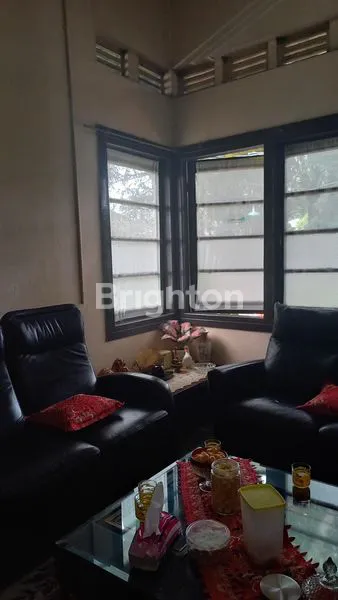 image RUMAH CLASSIC DI SAYAP PAJAJARAN BANDUNG, COCOK UNTUK TEMPAT USAHA. ADA PAVILIUN (4)