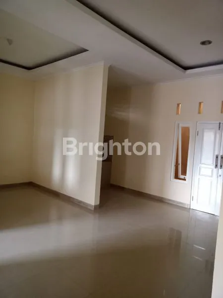 image RUMAH GEDONGAN MURAH BANGET DEKAT PINTU TOL NGEMPLAK (4)