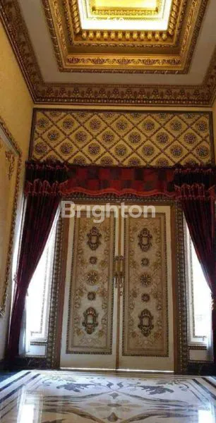 image RUMAH KLASIK FURNISHED DI  ARAYA MALANG (8)