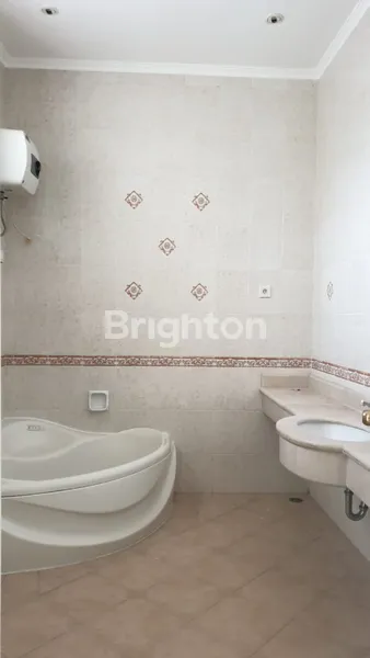 image FR HOUSE PAKUWON CITY VIRGINIA REGENCY (5)