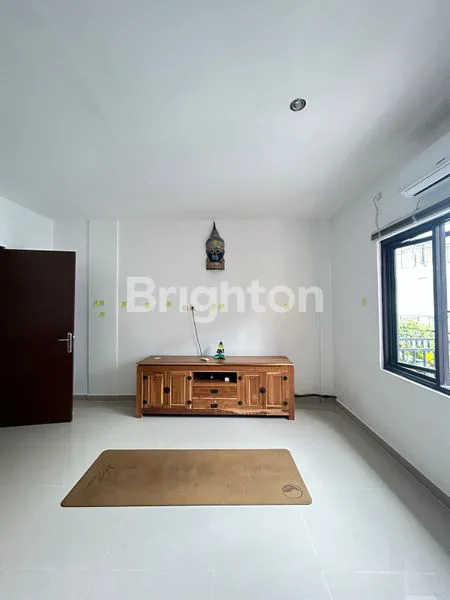 image RUMAH SEMI VILLA 3 LANTAI BERLOKASI DI JIMBARAN BALI (2)