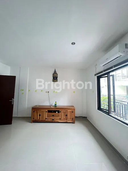 image RUMAH SEMI VILLA 3 LANTAI BERLOKASI DI JIMBARAN BALI (23)