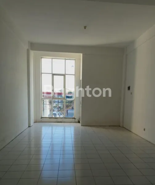 image RUKO 2 JEJER 3 LANTAI SIAP PAKAI LIDAH KULON MENGANTI COCOK UNTUK USAHA (4)