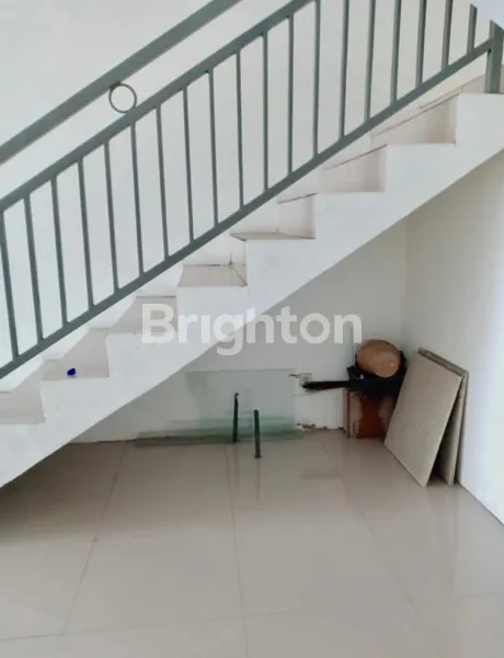 image RUKO 2 JEJER 3 LANTAI SIAP PAKAI LIDAH KULON MENGANTI COCOK UNTUK USAHA (5)