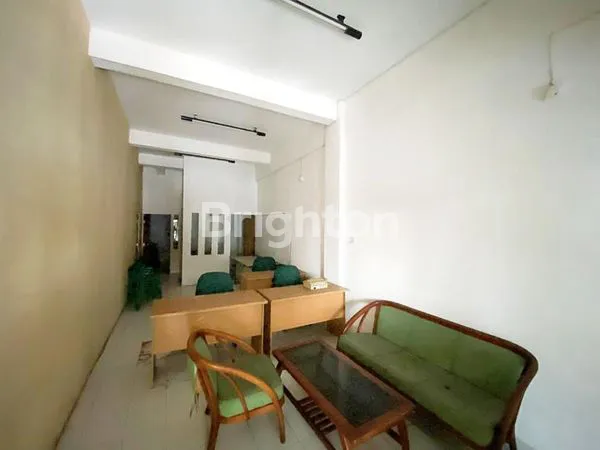 image SOLO RUKO SIAP PAKAI TENGAH KOTA JALAN RAYA (1)