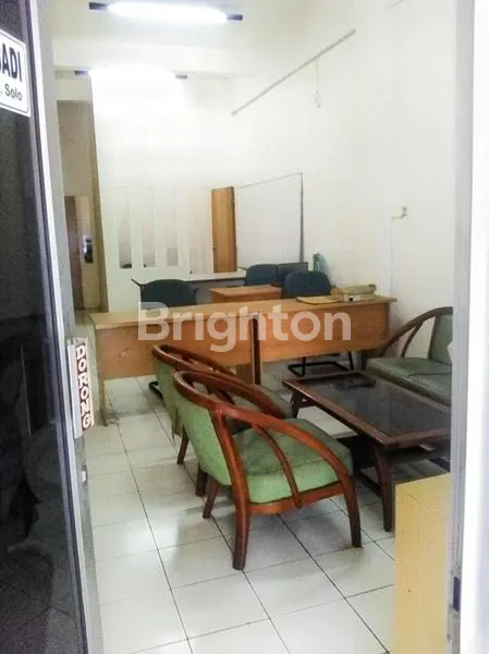 image SOLO RUKO SIAP PAKAI TENGAH KOTA JALAN RAYA (5)