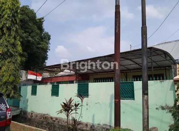 RUMAH TUA DI KAMPUNG AMBON JAKARTA TIMUR