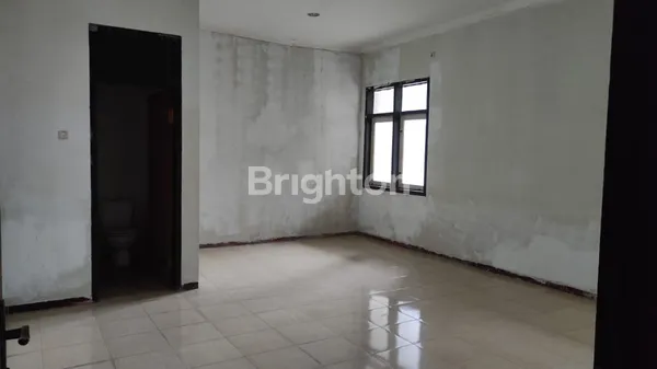 image RUMAH 2 LANTAI KUPANG INDAH, COCOK UNTUK KANTOR ATAU KOS-KOSAN (2)