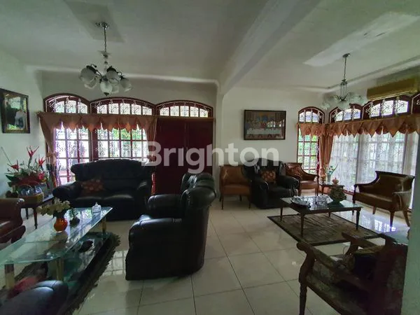 image RUMAH HOOK ISTIMEWA (DEPAN POS SATPAM) ASRI TERAWATJALANAN UTAMA BABATAN PANTAIKAWASAN HIDUP, RUKO2 PERBANKAN, SUPERMARKET DLL (2)