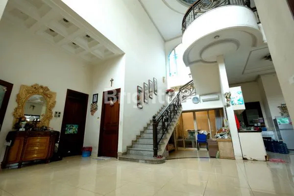 image RUMAH MEWAH MURAH ADA KOLAM RENANG DI KAWASAN CANDI SEMARANG SELATAN (4)