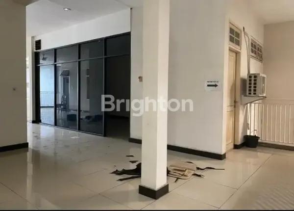 image SIAP PAKAI STRATEGIS NOL RAYA JALAN RUKO 2 LT DEKAT KOMERSIAL NGAGEL  (4)