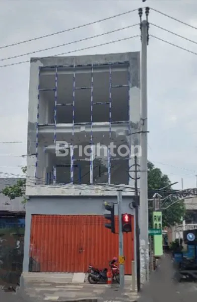 image RUKO 3 LANTAI SIAP PAKAI NOL JALAN RAYA TRAFIK SANGAT RAMAI (1)