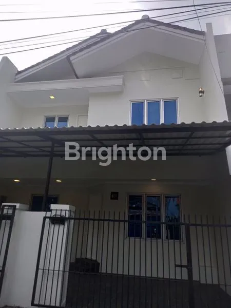 RUMAH PETOJO JAKARTA PUSAT 3 LANTAI STRATEGIS