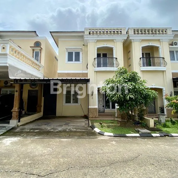 image RUMAH TOWNHOUSE CANTIK DI DALAM KOMPLEK PERUMAHAN MEWAH DI OPI JAKABARING (1)