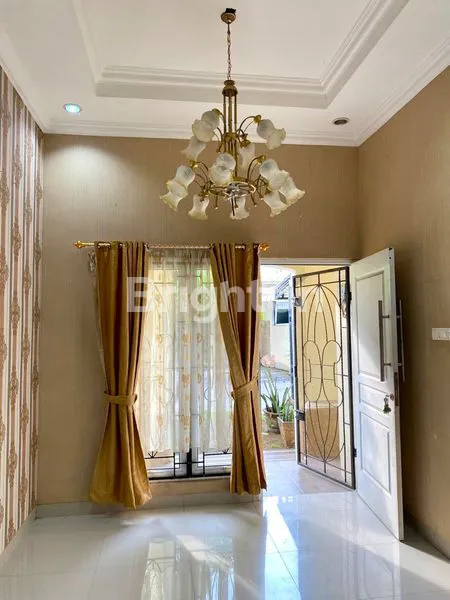 image RUMAH TOWNHOUSE CANTIK DI DALAM KOMPLEK PERUMAHAN MEWAH DI OPI JAKABARING (2)
