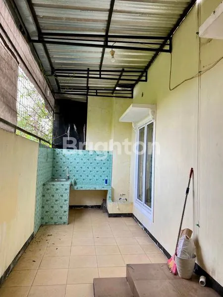 image RUMAH TOWNHOUSE CANTIK DI DALAM KOMPLEK PERUMAHAN MEWAH DI OPI JAKABARING (5)