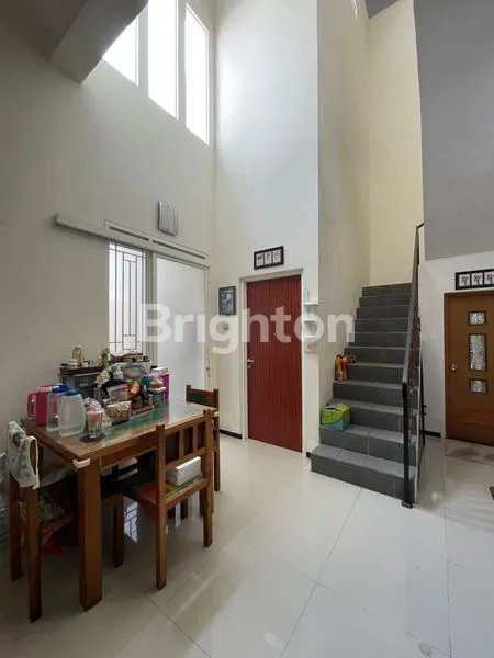 image RUMAH 2 LANTAI DESAIN MODERN, MINIMALIS SIAP HUNI ARAYA BLIMBING MALANG (4)