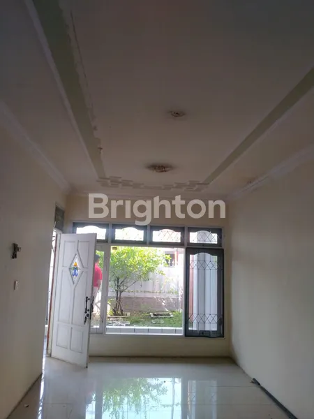 image SELANGKAH DARI UBAYA JUAL RUMAH 1 LANTAI 2M'AN RUNGKUT MEJOYO (2)