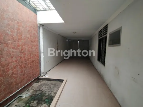 image SELANGKAH DARI UBAYA JUAL RUMAH 1 LANTAI 2M'AN RUNGKUT MEJOYO (4)