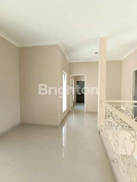 image RUMAH MEWAH DI KAWASAN HOTEL BINTANG 5 SOLO (2)