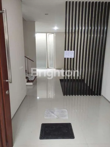 image RUMAH GREENLAKE CITRALAND SURABAYA  (4)