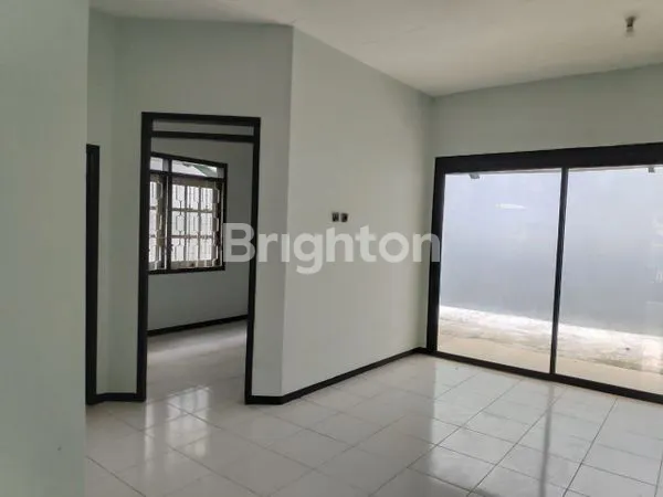 image RUMAH ASRI DI DIENG KULDESAK. PARKIR LUAS (5)