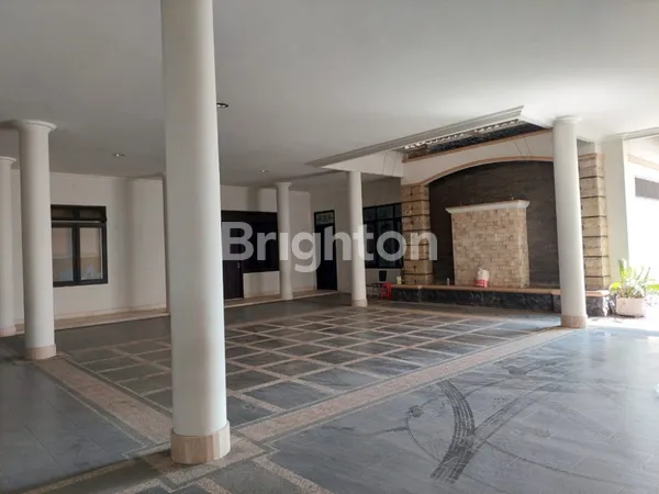 image RUMAH SIAP HUNI DI JALAN DR SUTOMO KLOJEN (4)