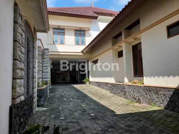 image RUMAH SIAP HUNI DI JALAN DR SUTOMO KLOJEN (6)