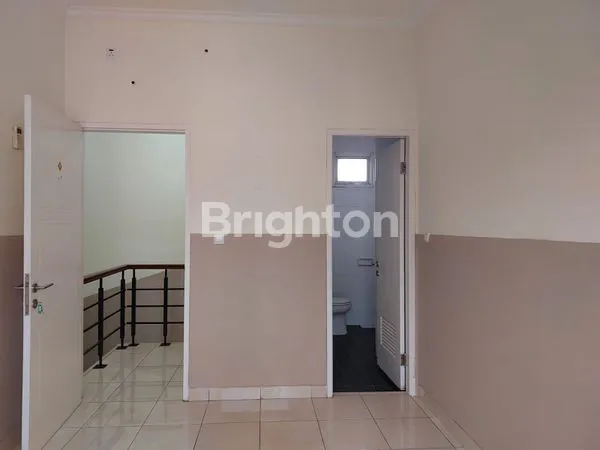 image RUMAH 2 LT SIAP HUNI DI CLUSTER GADING SERPONG TANGERANG (7)