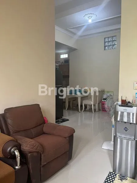 image RUMAH 2 LANTAI SOLO KOTA DIJUAL CEPAT (4)