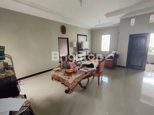 image RUMAH BESAR 2 LANTAI DI MAKAMHAJI SUKOHARJO (2)