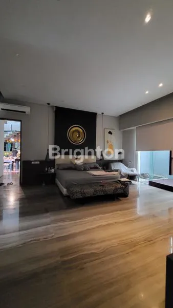 image RUMAH MEWAH DI TAMAN DIPONEGORO LIPPO CENTRAL KARAWACI TANGERANG (2)