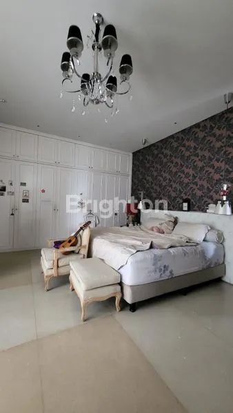 image RUMAH MEWAH DI TAMAN DIPONEGORO LIPPO CENTRAL KARAWACI TANGERANG (6)