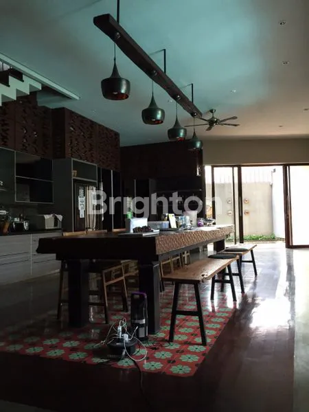 image RUMAH MEWAH DI TAMAN DIPONEGORO LIPPO CENTRAL KARAWACI TANGERANG (7)