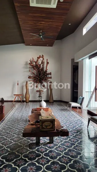 image RUMAH MEWAH DI TAMAN DIPONEGORO LIPPO CENTRAL KARAWACI TANGERANG (8)