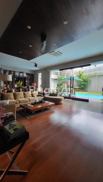 image RUMAH MEWAH DI TAMAN DIPONEGORO LIPPO CENTRAL KARAWACI TANGERANG (1)