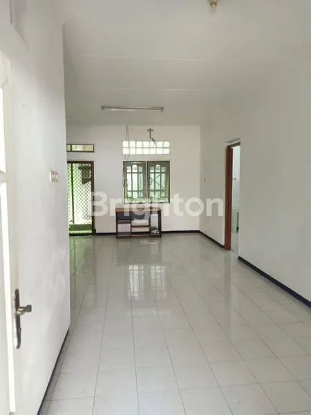 image RUMAH MURAH STRATEGIS SIAP HUNI  BARU RENOVASI NIRWANA EKSEKUTIVE RUNGKUT SURABAYA (3)